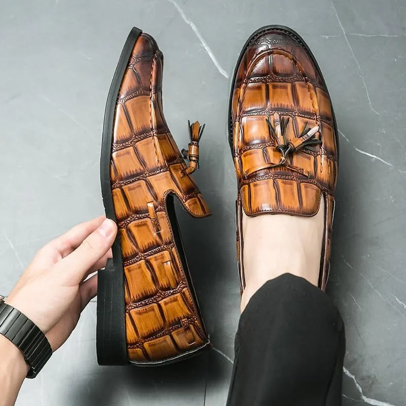 Classic Formal Fashion Leather Shoes Men Brown Dress Shoes Slip On Men Business Patent Leather Shoes Men Party Flat Shoes