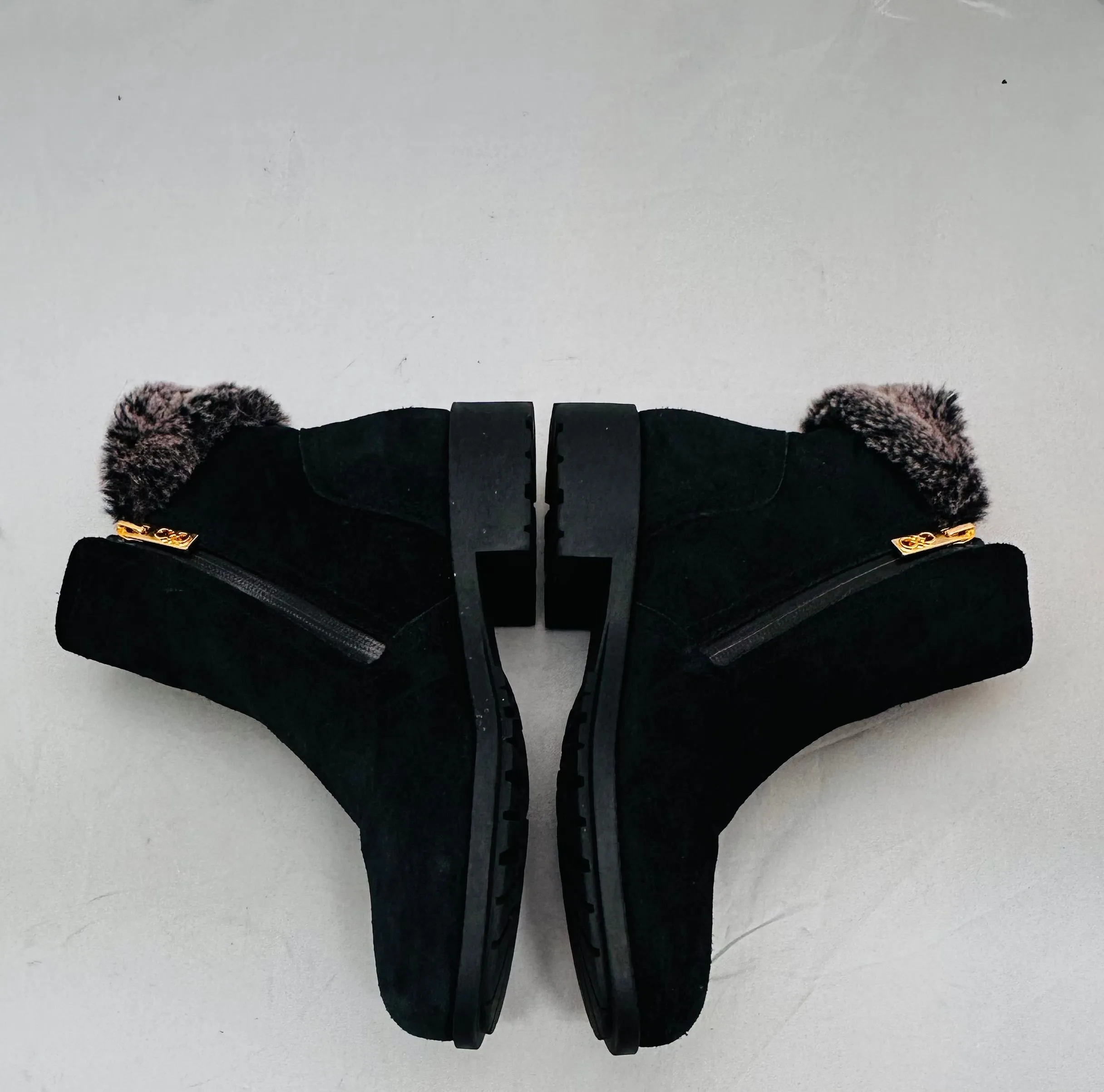 COLE HAAN QUINNEY WATERPROOF BOTTIE size 9 Black Suede (pre-owned)